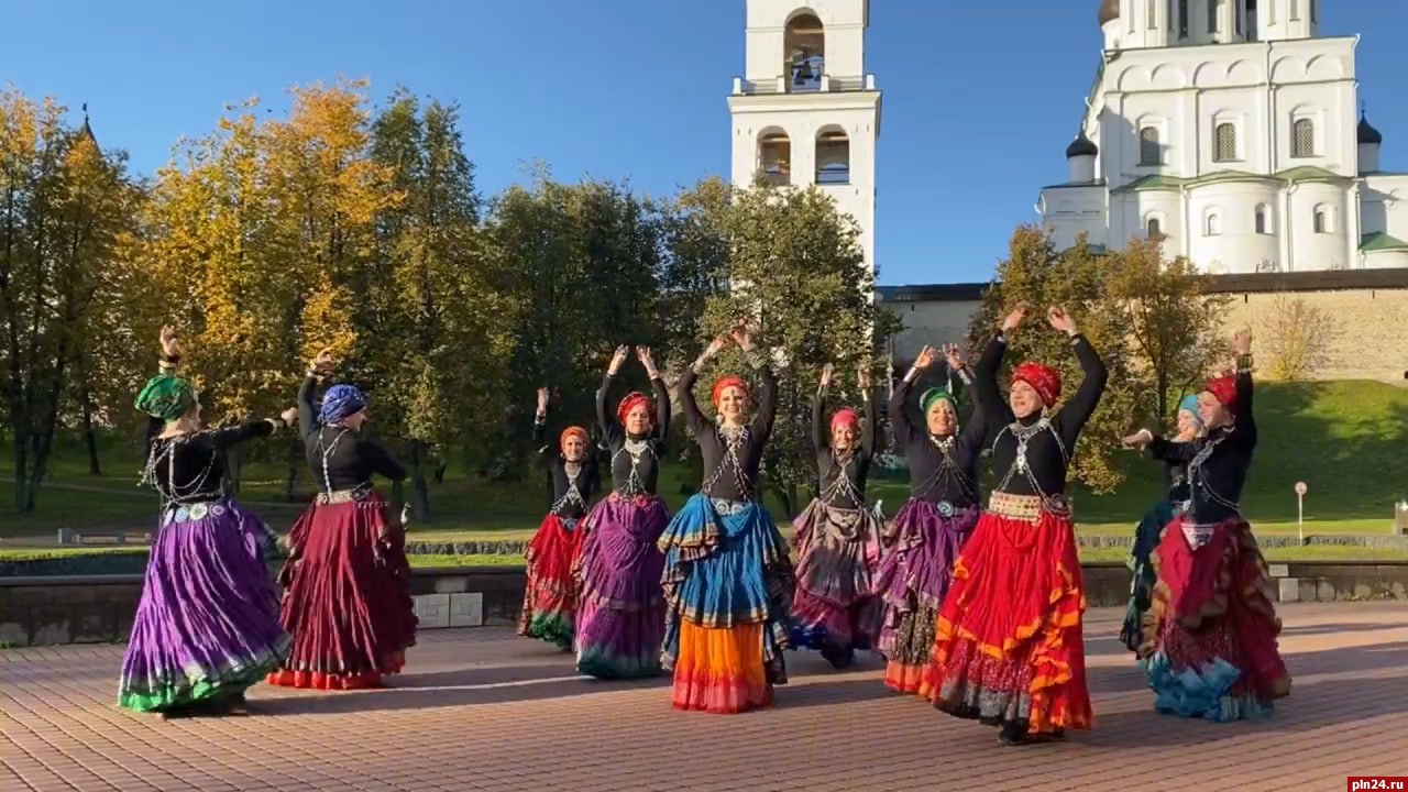 Трайбл станцевали на фоне Псковского кремля. ВИДЕО : Псковская Лента  Новостей / ПЛН