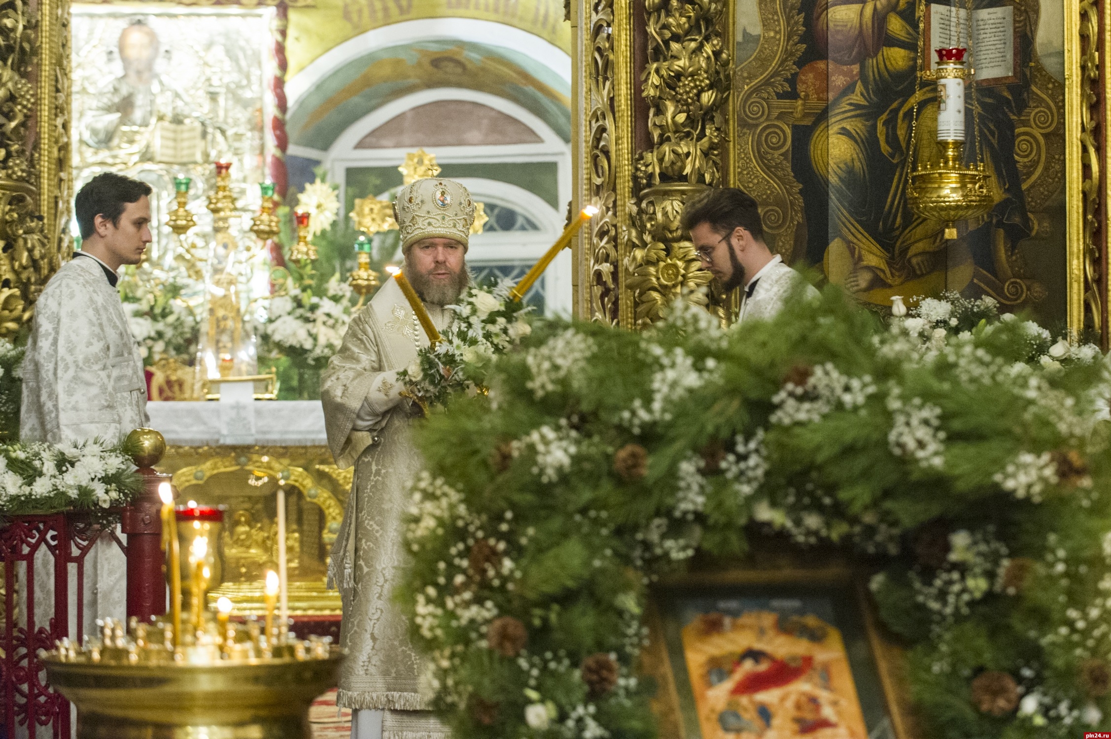 Всенощная песнопения. Исполняется всенощное бдение Пономаренко.