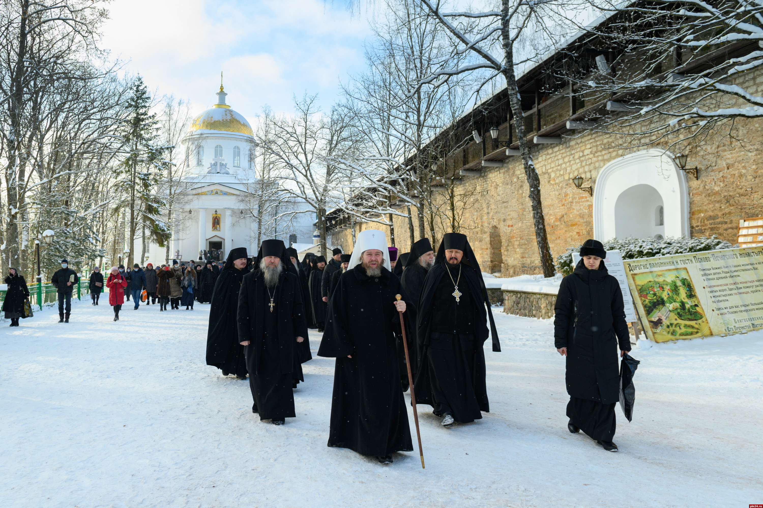 храмы псково печерского монастыря