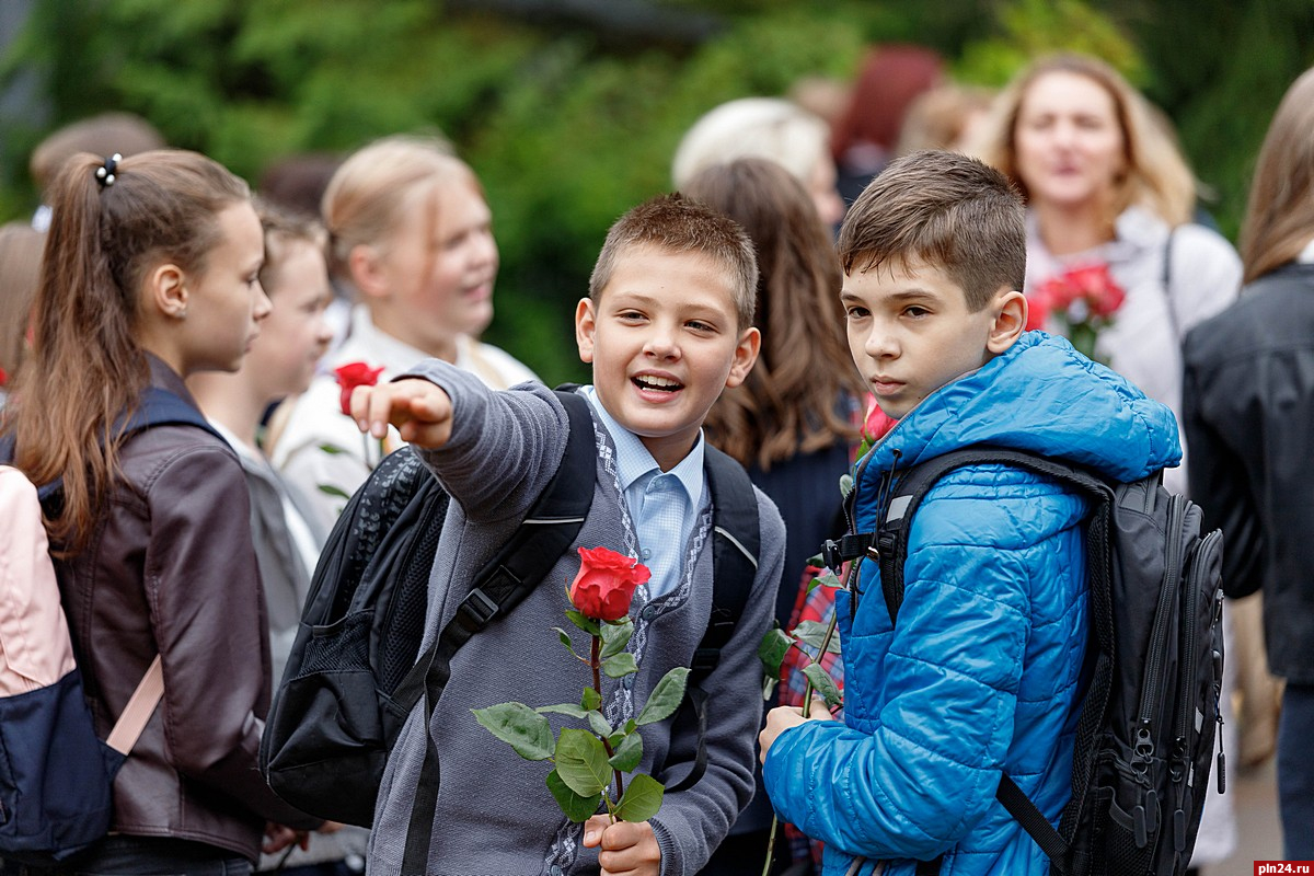 Школы пскова. 4 Школа Псков. День знаний во Франции. 1 Сентября Мурманск концерт день знаний. 25 Школа Псков.