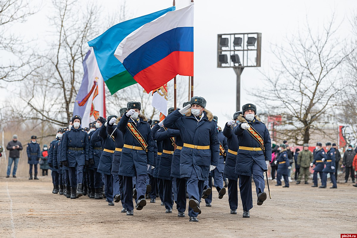 Возрождения 23. 23 Февраля парад. Парад на 23 февраля в Москве. Парад 23 февраля в Пскове. Армия Украины парад.