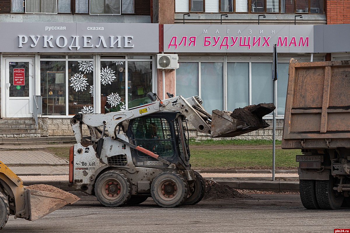 Сезон ремонтных работ стартовал на дорогах Пскова