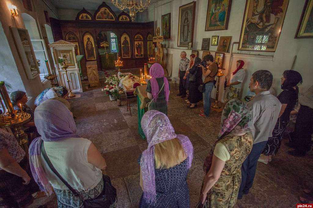 Храм в крестах Псков