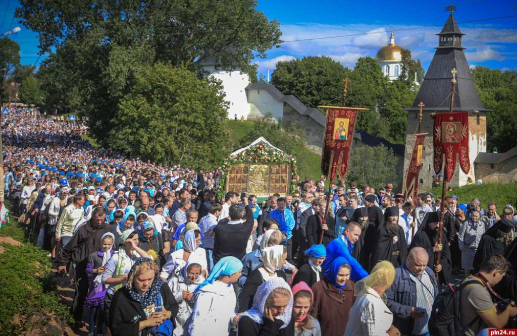 Праздник в монастыре