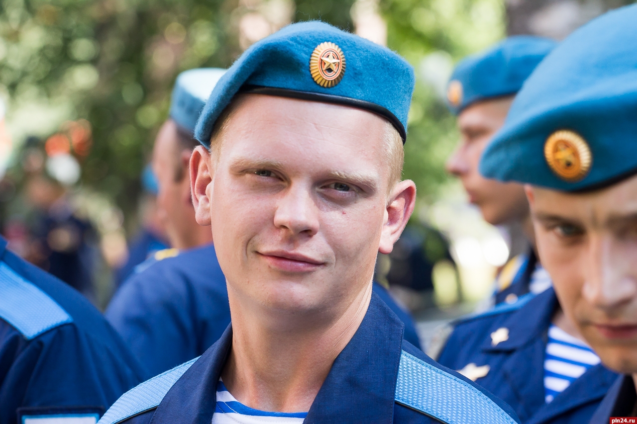 Фото парадной формы вдв. Парадная форма ВДВ ефрейтор. Офисная форма ВДВ ефрейтор. Форма сержанта ВДВ.