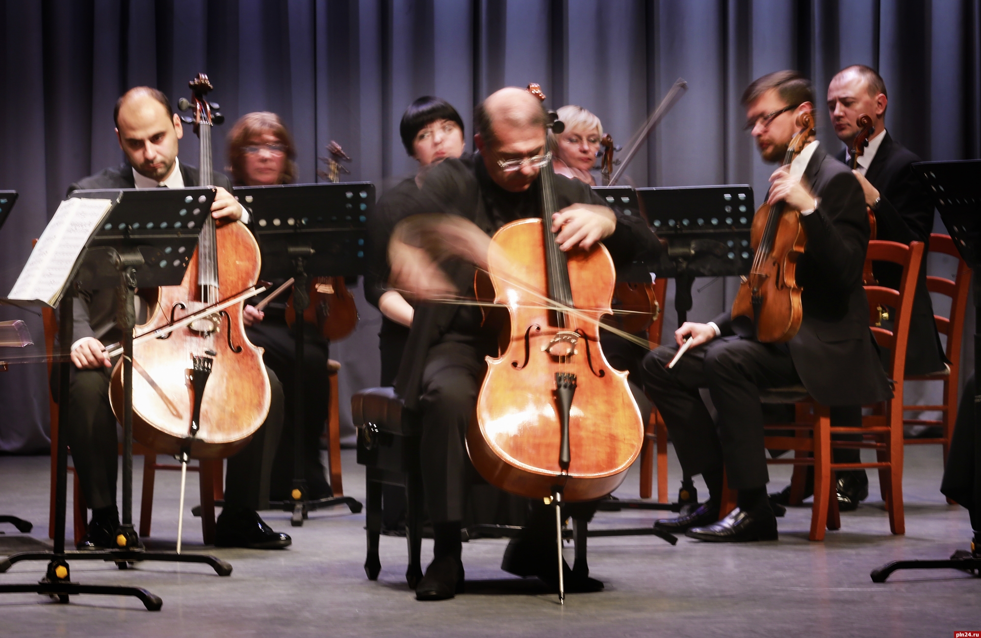 Вива оркестр. Александр Рудин и оркестр «musica Viva». Московский камерный оркестр musica Viva. Оркестр musica Viva, Константин Лифшиц. Musica Viva оркестр фото.