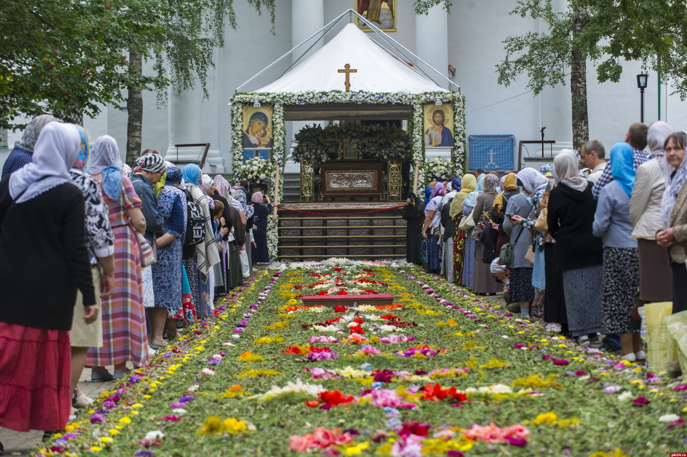 Праздник в монастыре