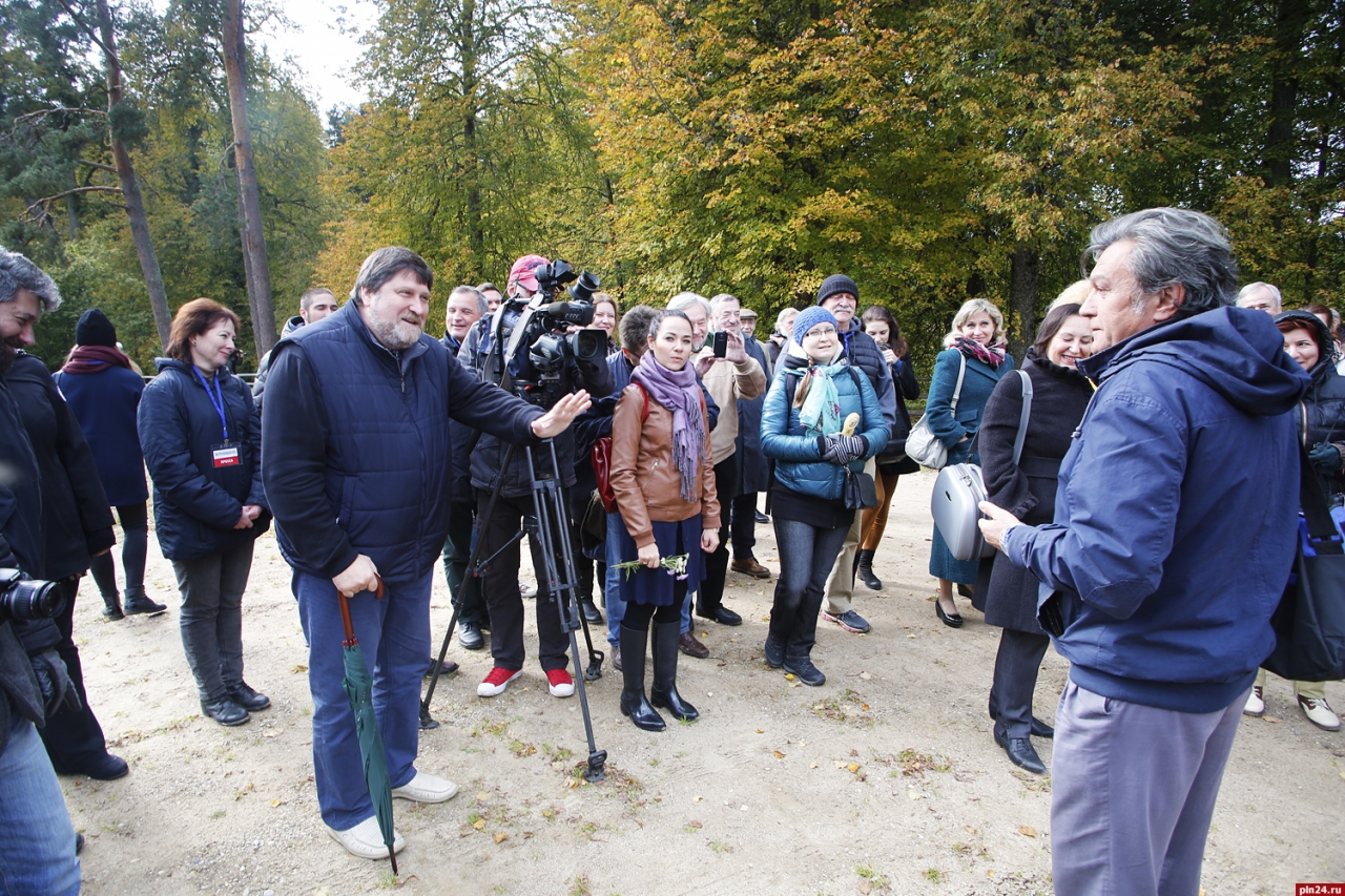 Подслушано пушкинские горы. Довлатов в Пушкинских горах фото. Подслушано Пушгоры. Подслушано Пушкинские горы в контакте.