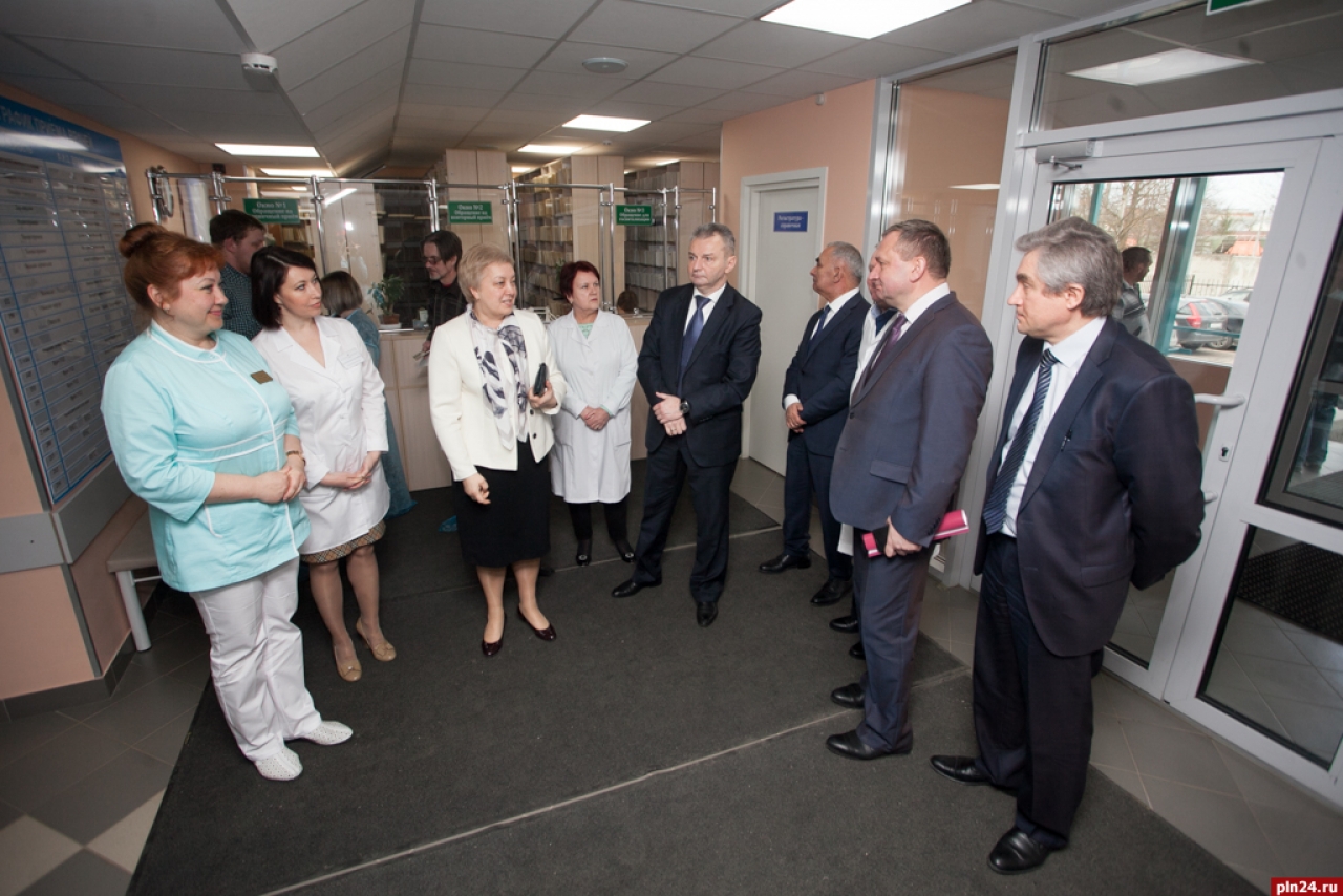 Советский проспект 100 вологда. Врачи вологодского областного онкологического диспансера. Онкодиспансер вологда советский проспект. Вологда советский 100 онкологический диспансер. Вологодский онкологический.