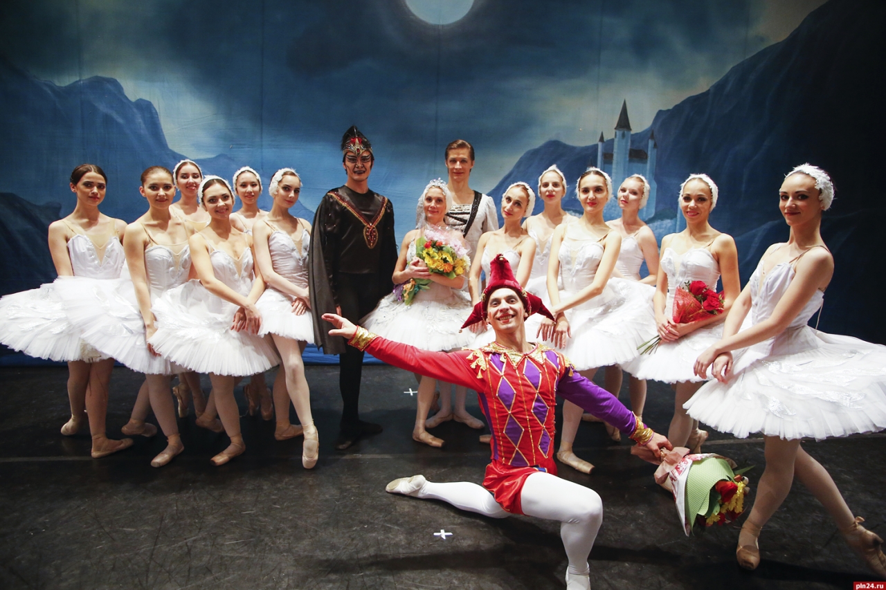 Руководитель балета большого театра махар вазиев. Рамт золушка балет. Московский областной государственный театр «русский балет». Бенжамен мильпье балет. Балет руководит.